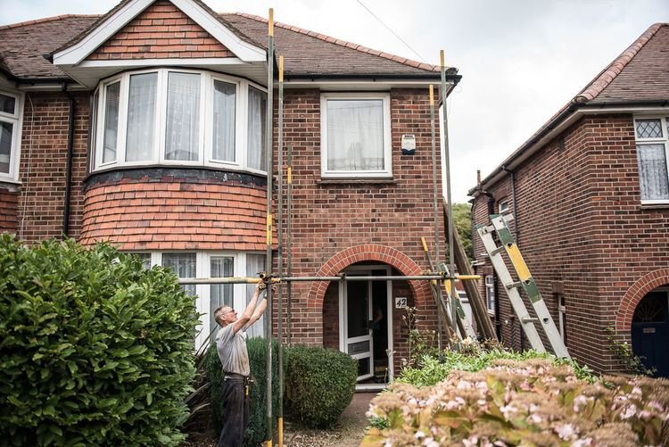 buying a house to renovate